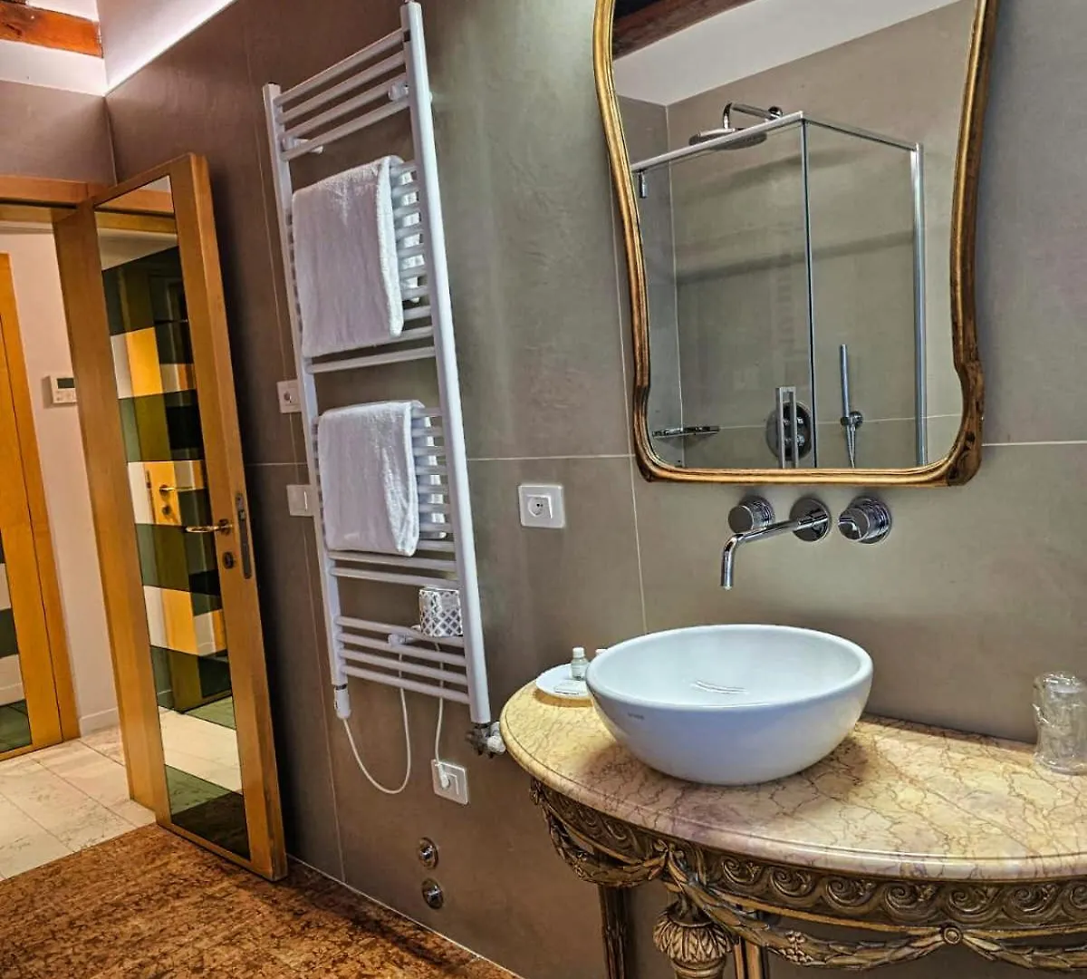 San Simeon Apartments Venice