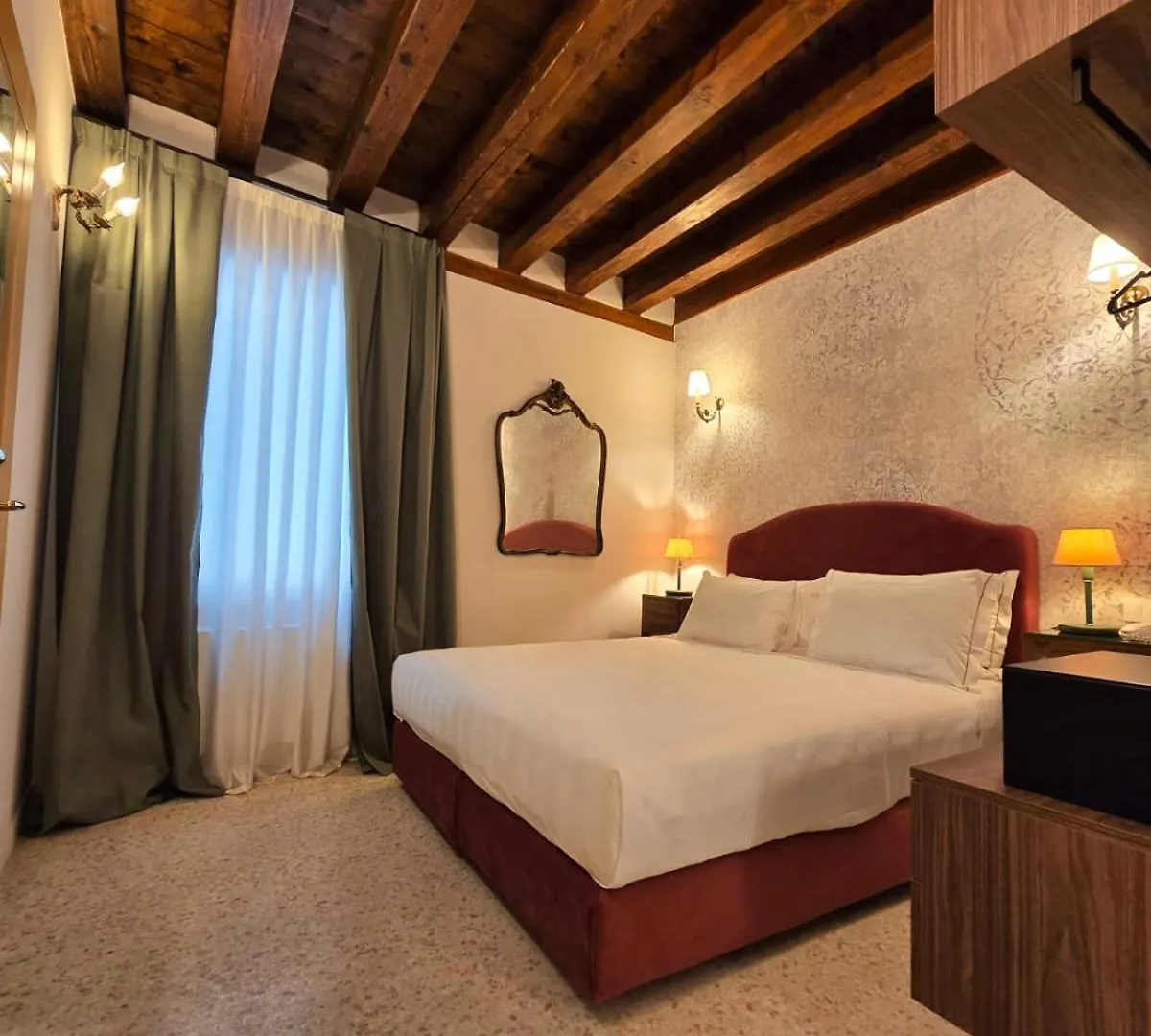 San Simeon Apartments Venice